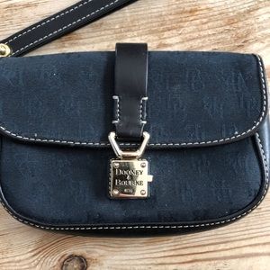 Dooney & Bourke wristlet